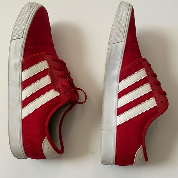 Adidas red with white stripe shoes - Picture 3 of 6